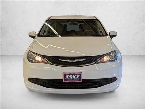 Bright White Clearcoat 2018 Chrysler Pacifica LX