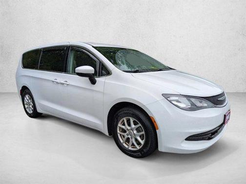 Bright White Clearcoat 2018 Chrysler Pacifica LX