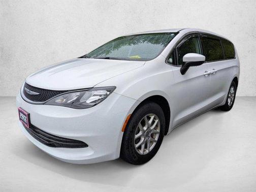 Bright White Clearcoat 2018 Chrysler Pacifica LX