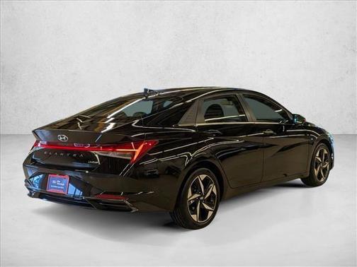 Phantom Black 2022 Hyundai ELANTRA Limited