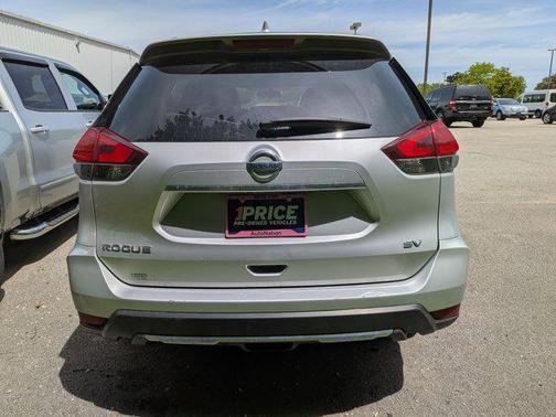 Brilliant Silver 2017 Nissan Rogue SV