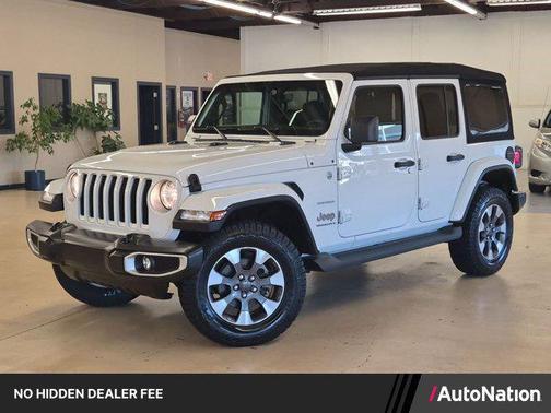 Bright White Clearcoat 2023 Jeep Wrangler 4-Door Sahara 4x4