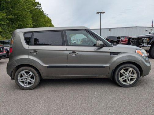 2011 Kia Soul +