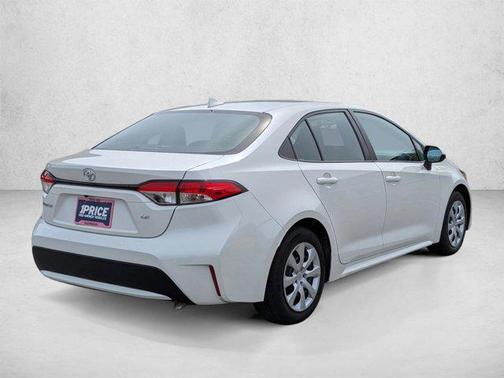 Blizzard Pearl 2020 Toyota Corolla LE