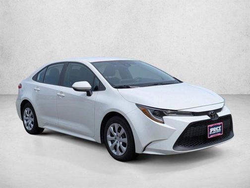 Blizzard Pearl 2020 Toyota Corolla LE
