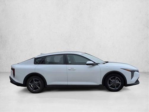 Snow White Pearl 2025 Kia K4 LXS