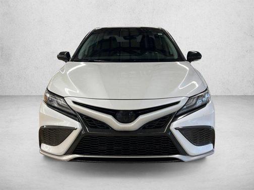 Wind Chill Pearl/Midnight Black Metallic 2021 Toyota Camry XSE