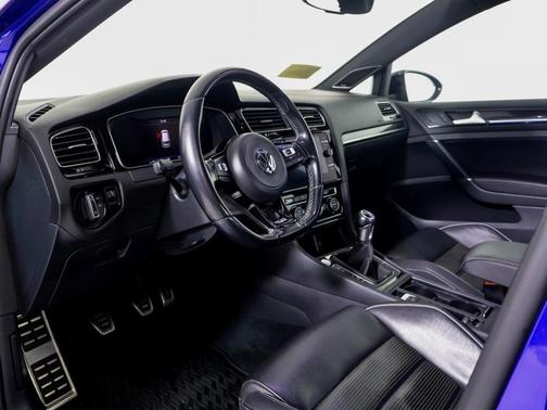 2019 Volkswagen Golf R 2.0T w/DCC & Navigation