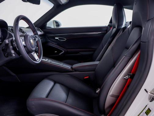 2024 Porsche 718 Cayman GTS 4.0