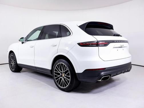 2023 Porsche Cayenne 