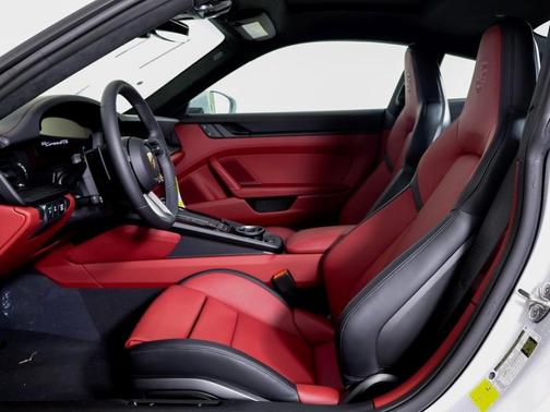 2026 Porsche 911 Carrera GTS