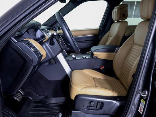2024 Land Rover Discovery P360 Metropolitan Edition