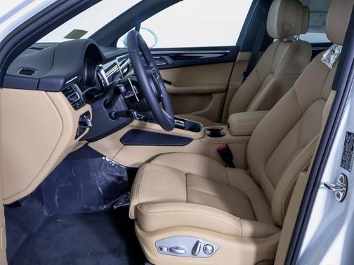 2025 Porsche Macan S