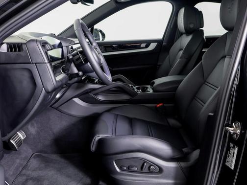 2025 Porsche Cayenne S Coupe AWD