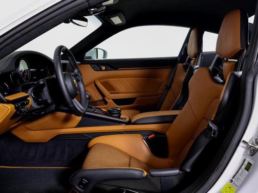 2024 Porsche 911 S/T