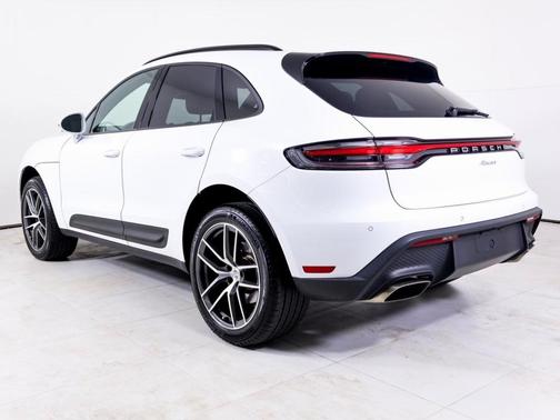 2024 Porsche Macan 