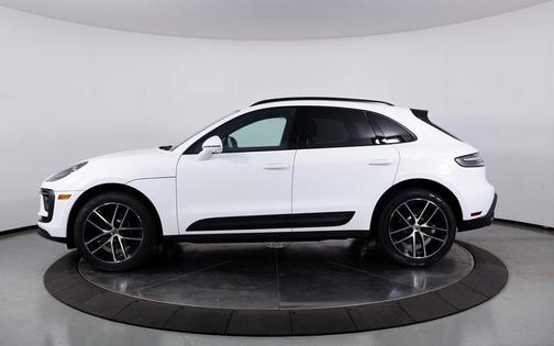 2025 Porsche Macan Base