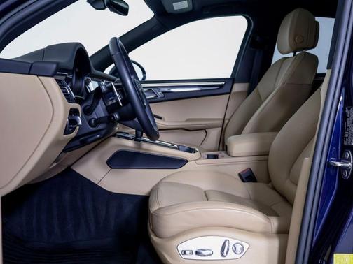 Night Blue Metallic 2023 Porsche Macan S