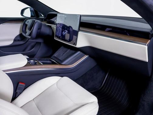 2022 Tesla Model S Base