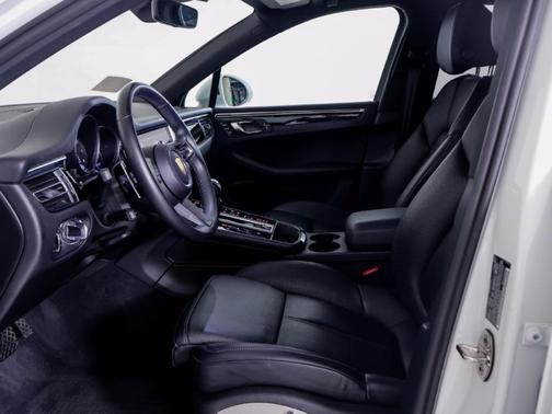 White 2024 Porsche Macan