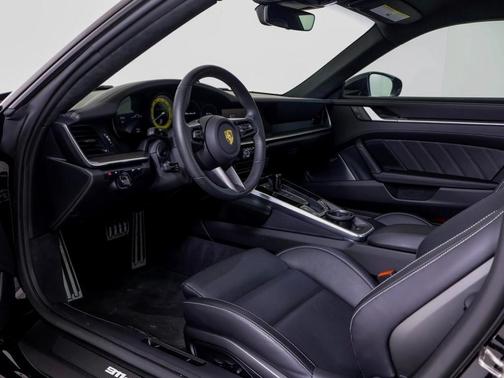 2025 Porsche 911 Turbo S