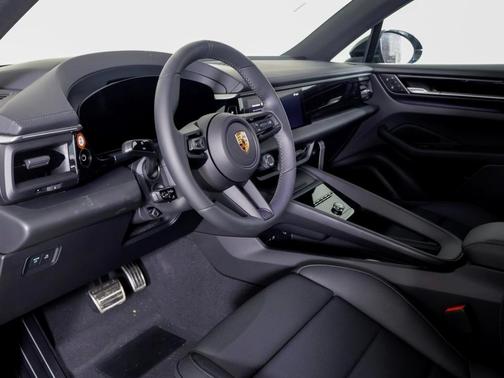 2025 Porsche Macan 4S