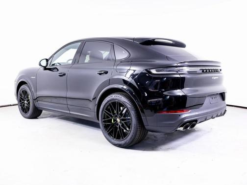 2025 Porsche Cayenne Base