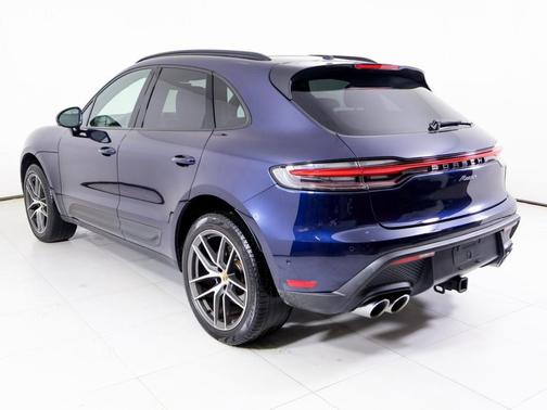 2022 Porsche Macan Base