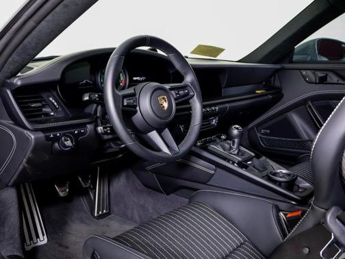 2024 Porsche 911 S/T