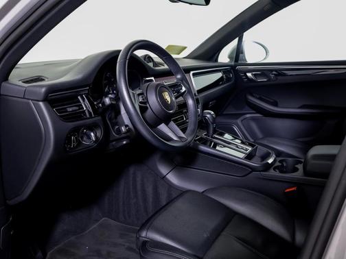 2024 Porsche Macan 