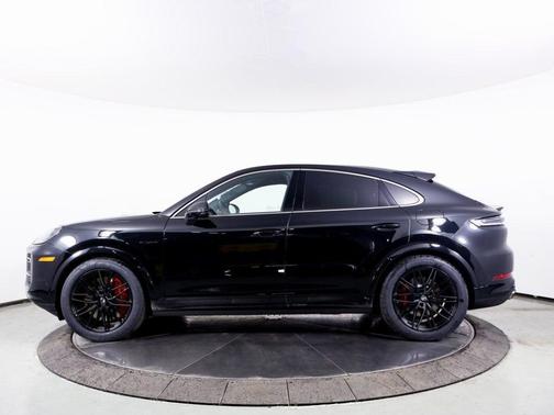 2025 Porsche Cayenne Turbo