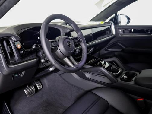 2025 Porsche Cayenne Turbo