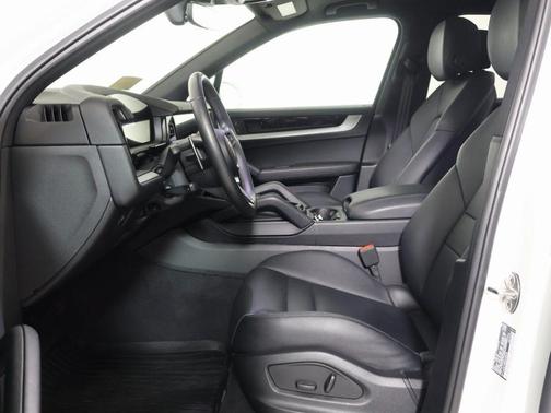 2025 Porsche Cayenne Base