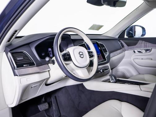 Denim Blue Metallic 2023 Volvo XC90 B6 Plus 7-Seater