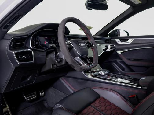 Glacier White Metallic 2024 Audi RS 6 Avant 4.0T