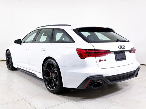 Glacier White Metallic 2024 Audi RS 6 Avant 4.0T