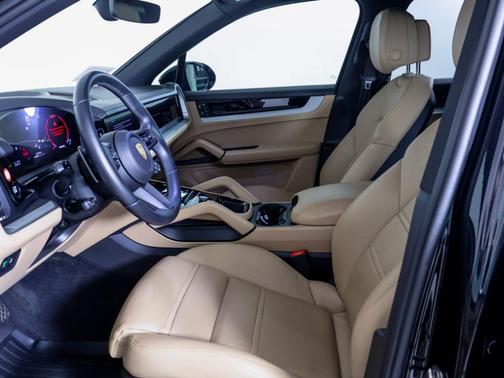 2024 Porsche Cayenne Base