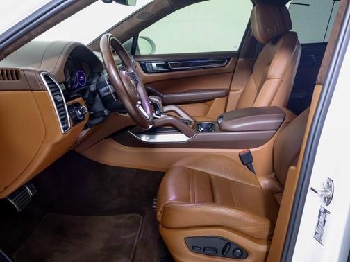 2023 Porsche Cayenne Turbo S