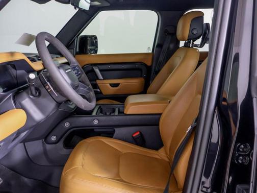 Santorini Black Metallic 2024 Land Rover Defender P525 V8