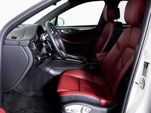 2023 Porsche Macan S