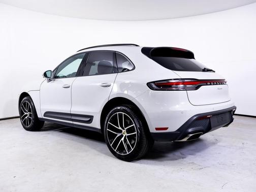 2023 Porsche Macan 