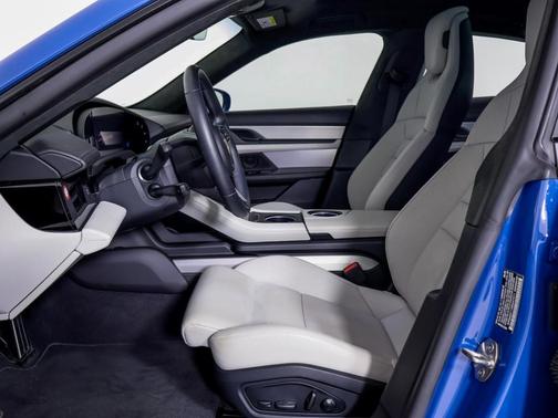 2024 Porsche Taycan GTS