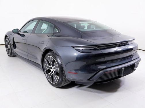 2022 Porsche Taycan Base