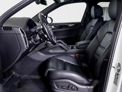 2022 Porsche Cayenne 