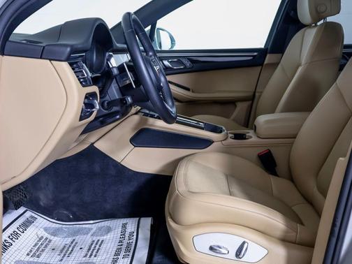 Chalk 2023 Porsche Macan S