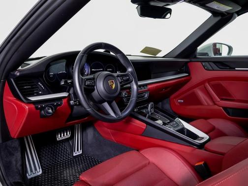 2022 Porsche 911 Carrera GTS