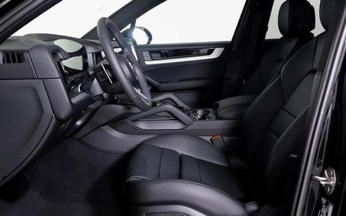 2025 Porsche Cayenne Base