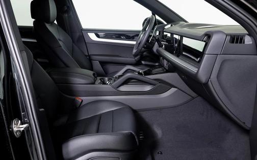 2025 Porsche Cayenne Base