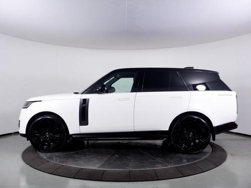 2024 Land Rover Range Rover P615 SV