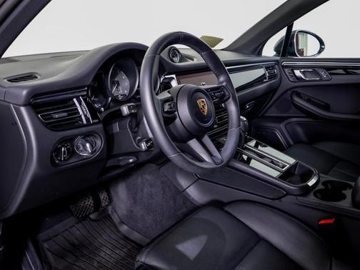 2025 Porsche Macan S